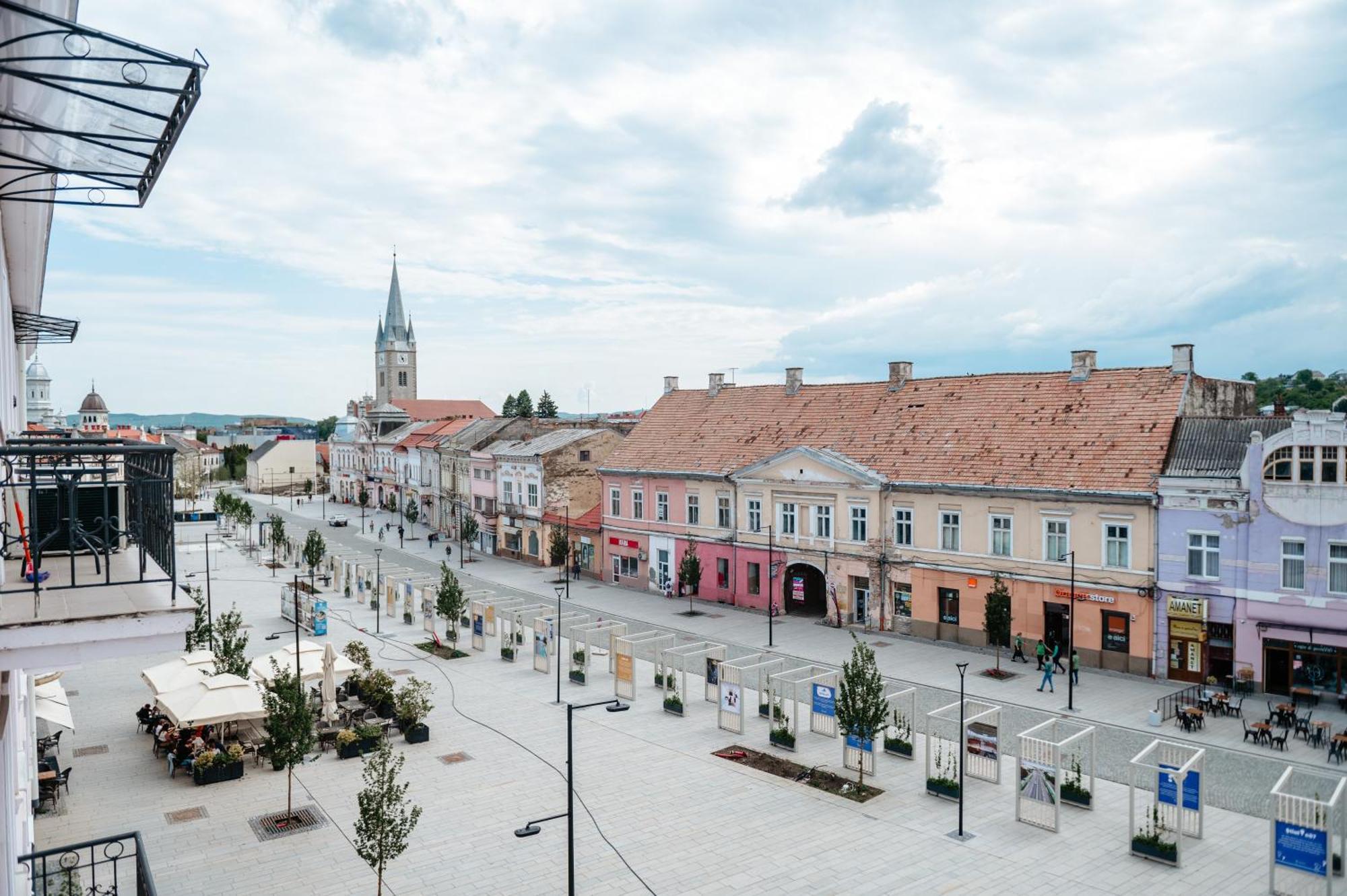 Central Nest Turda Buitenkant foto